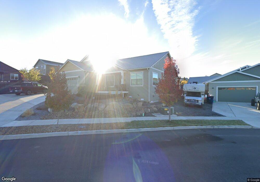 4590 SW Salmon Ave, Redmond, OR 97756 - photo 1