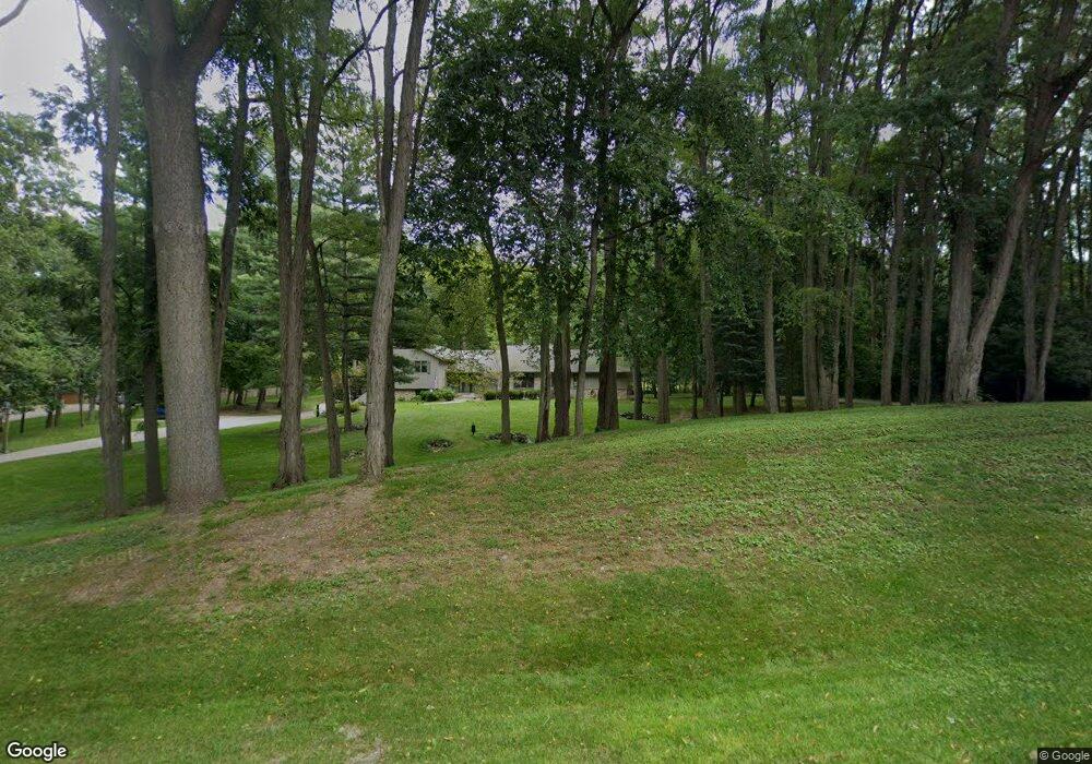 650 Garrison Ct, Delafield, WI 53018 - photo 1