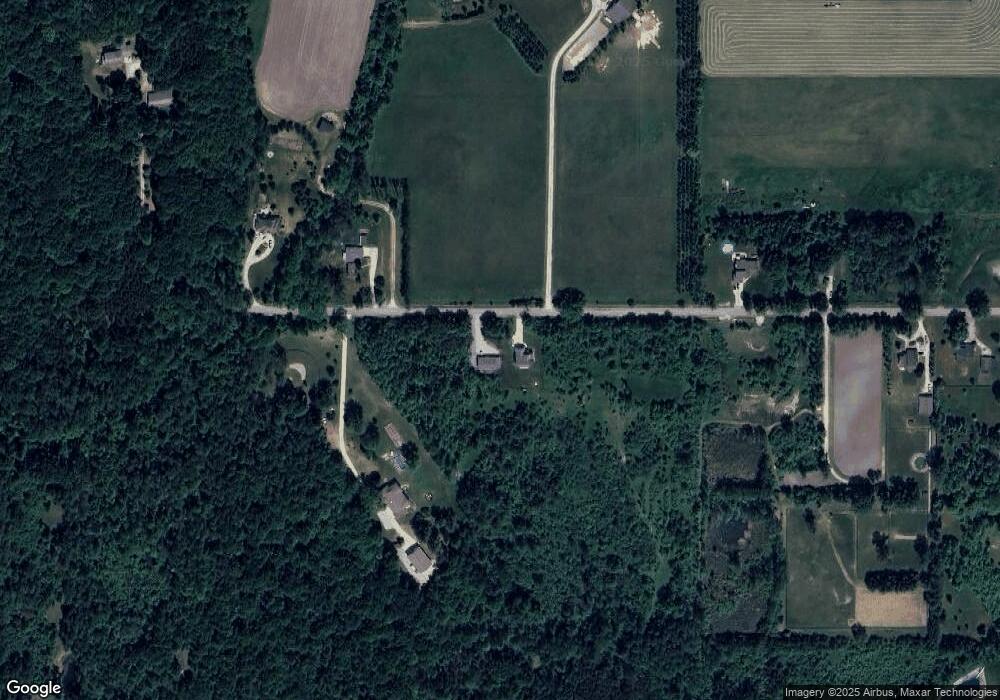 2820 E Siebert Rd, Midland, MI 48642 - photo 1