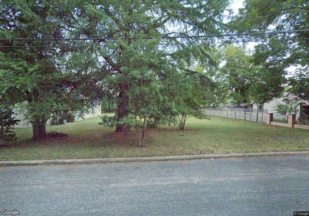 504 N Edison St, Fredericksburg, TX 78642 - photo 1