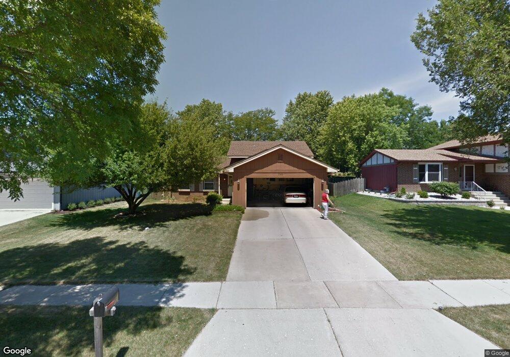 755 Devonshire Ln, Wheaton, IL 60189 - photo 1