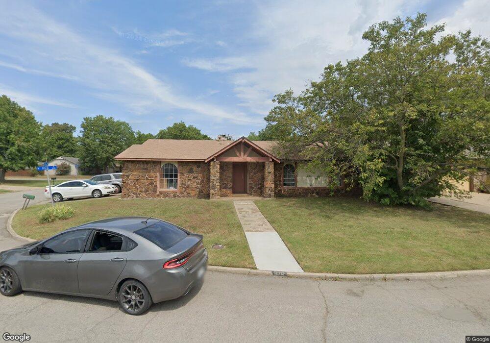 512 W Utica Place, Broken Arrow, OK 74011 - photo 1