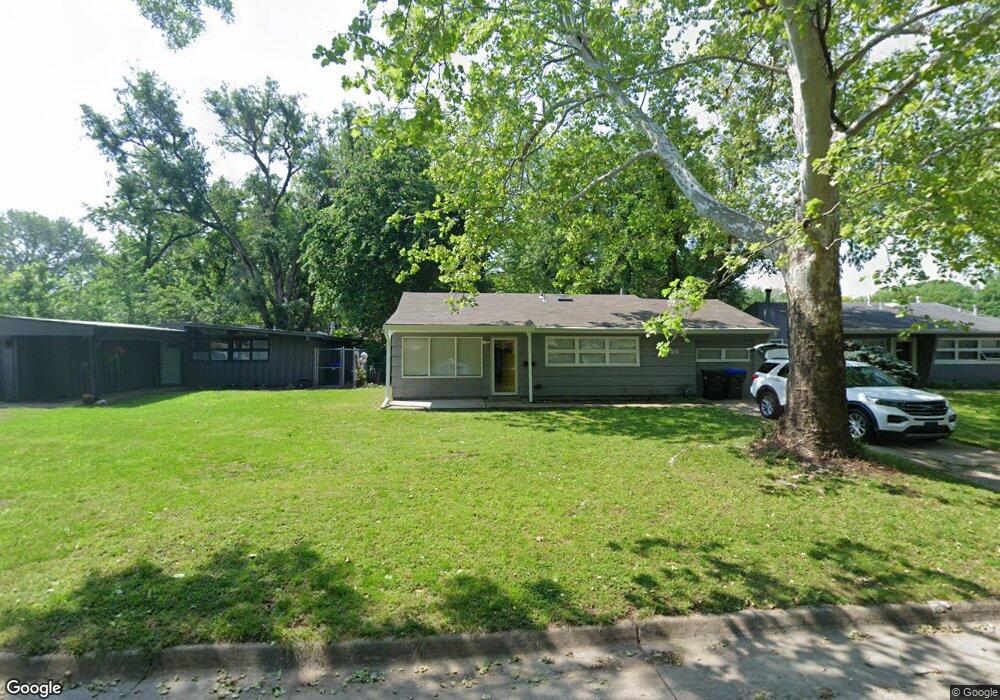 1525 SW 24th St, Topeka, KS 66611 - photo 1