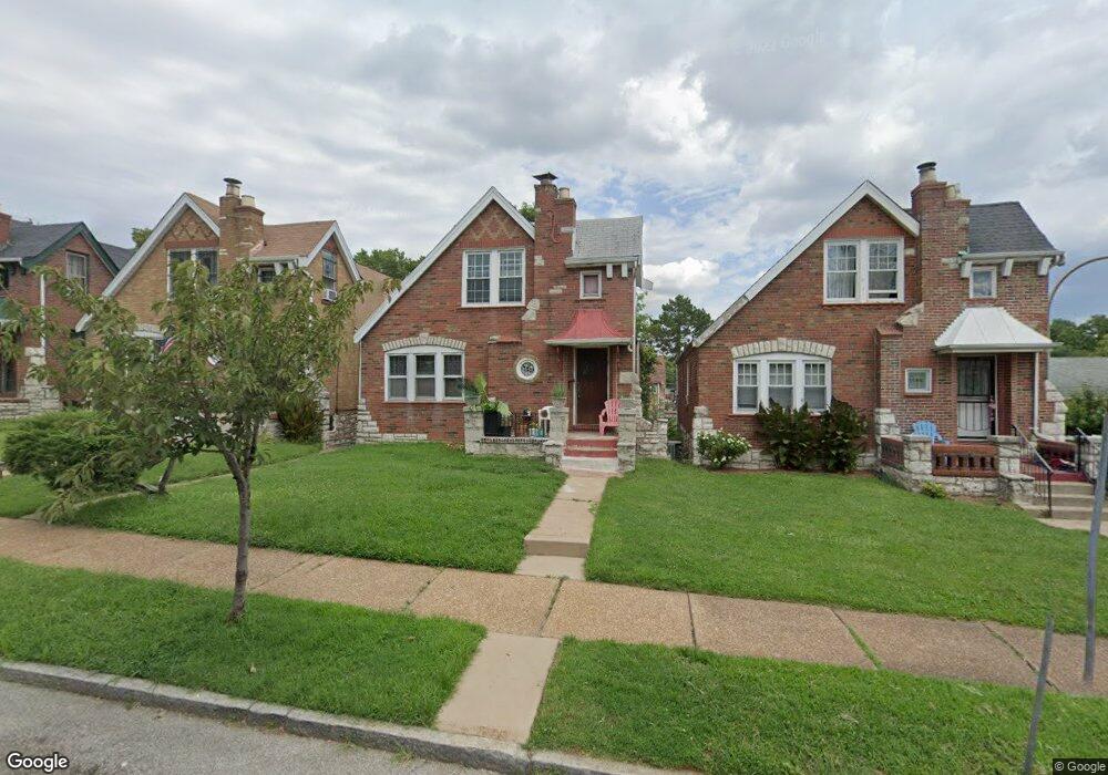 4635 Steinlage Dr, Saint Louis, MO 63115 - photo 1