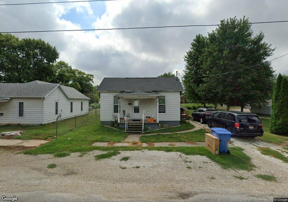 202 N Morgan St, Virginia, IL 62691 - photo 1