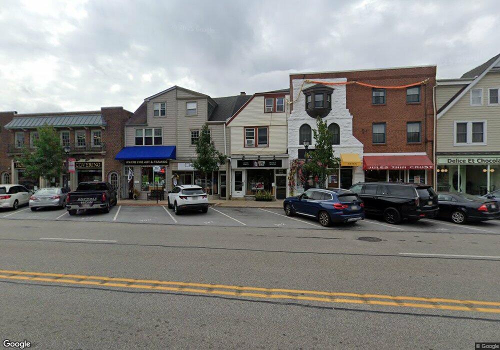 118 E Lancaster Ave unit 1RST FLOOR, Wayne, PA 19087 - photo 1