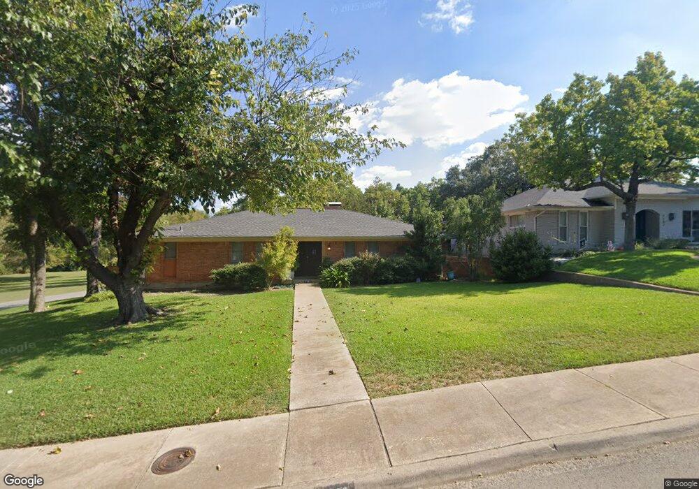 7252 Meadow Lake Ave, Dallas, TX 75214 - photo 1