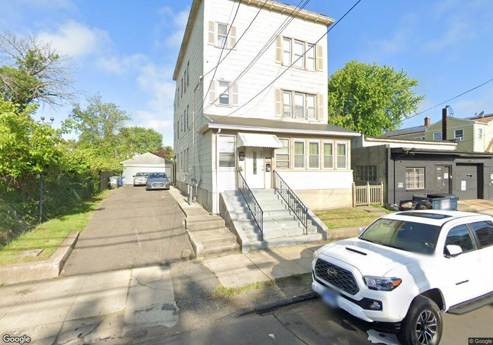 367 Bishop Ave unit 3rd Floor, Bridgeport, CT 06610 - photo 1