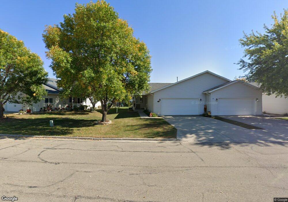 801 Kirkwood Dr, Grand Forks, ND 58201 - photo 1