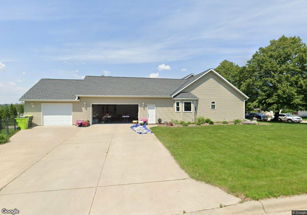 407 E 9th St, Zumbrota, MN 55992 - photo 1