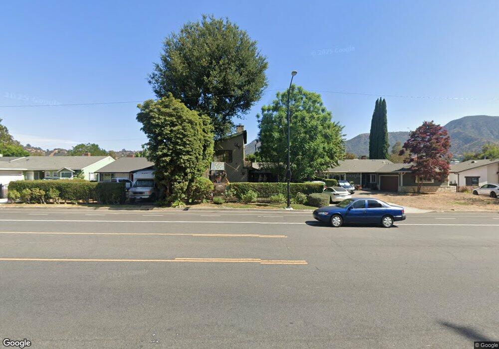 1720 W Riverside Dr, Burbank, CA 91506 - photo 1