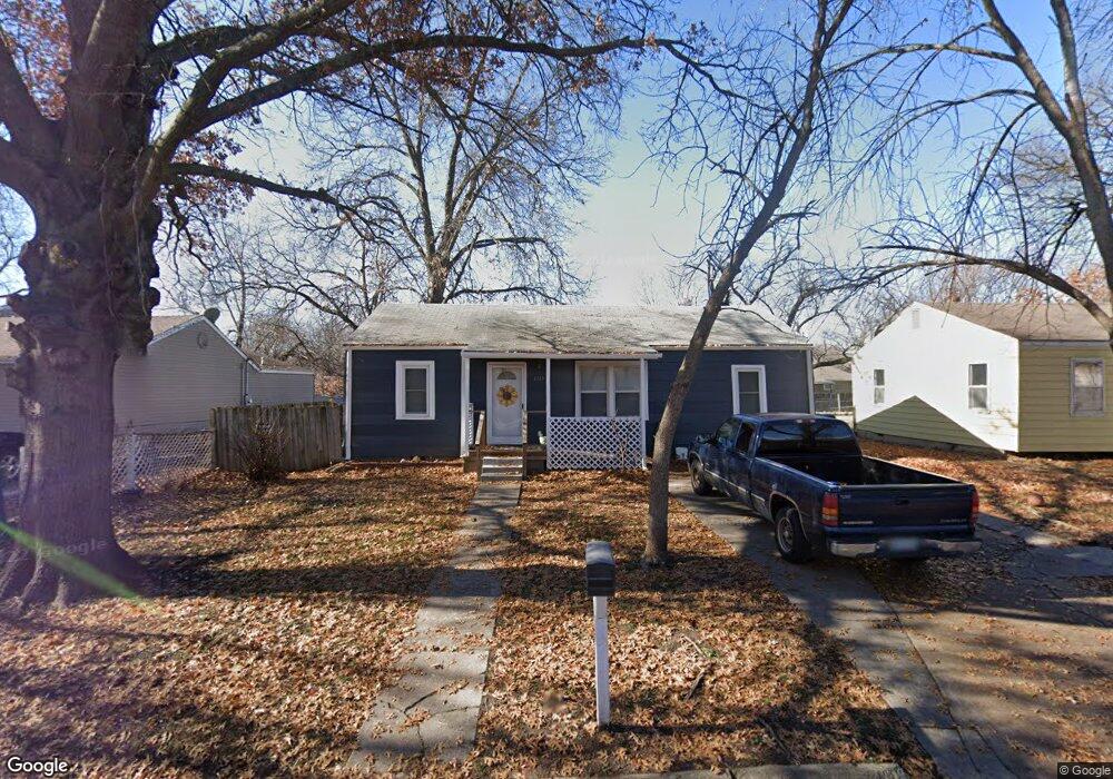 1215 Kimball Ave, Parsons, KS 67357 - photo 1
