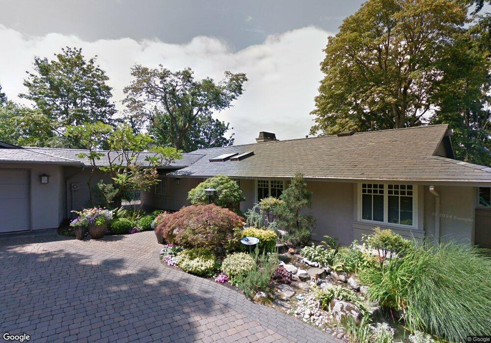 6020 W Mercer Way, Mercer Island, WA 98040 - photo 1