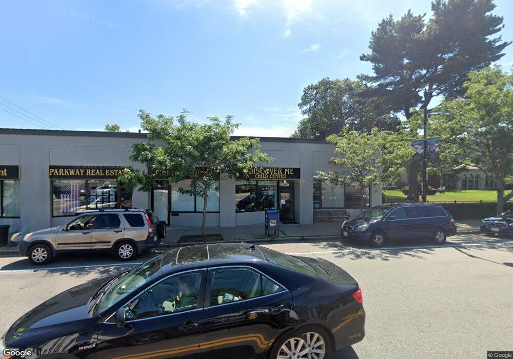 2070 Centre St, Boston, MA 02132 - photo 1