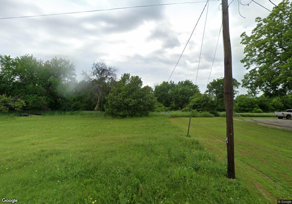 307 N Gowdy St, Whitewright, TX 75491 - photo 1