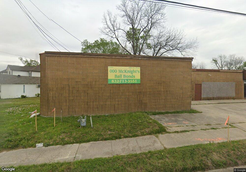 6832 W Montgomery Rd, Houston, TX 77091 - photo 1