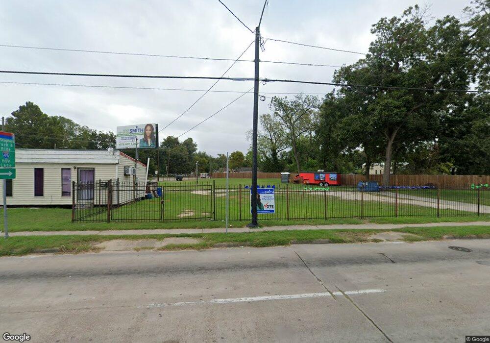 7608 W Montgomery Rd, Houston, TX 77091 - photo 1