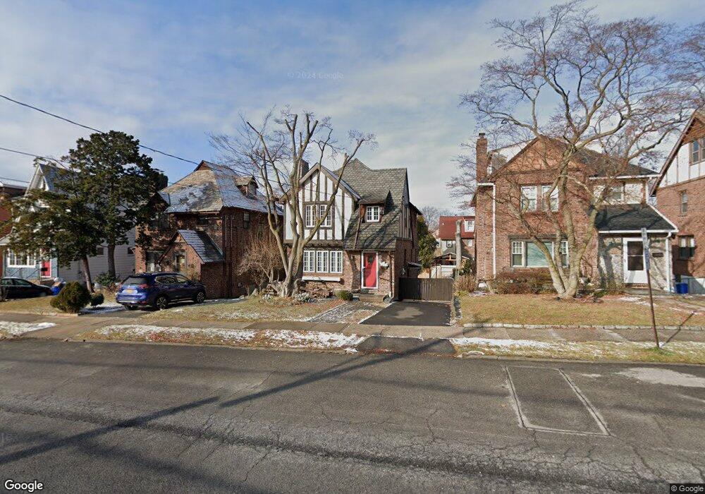 633 Kimball Ave, Yonkers, NY 10704 - photo 1