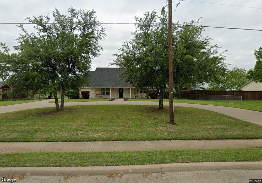 1413 Country Club Rd, Ennis, TX 75119 - photo 1