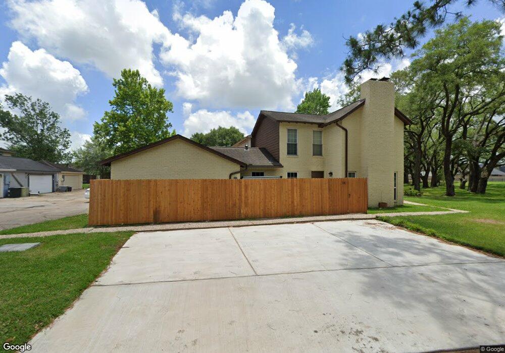 26 E Castle Harbour Dr, Friendswood, TX 77546 - photo 1