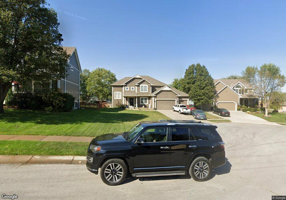 612 Duncan Cir, Raymore, MO 64083 - photo 1