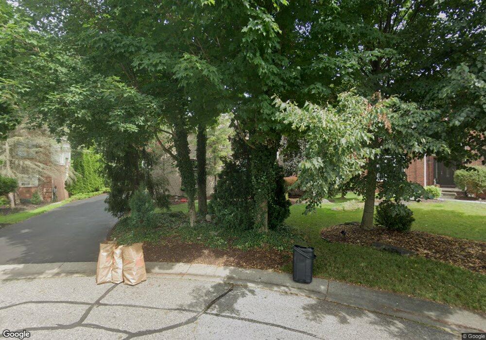 3280 Springbrook Ct, West Bloomfield, MI 48324 - photo 1