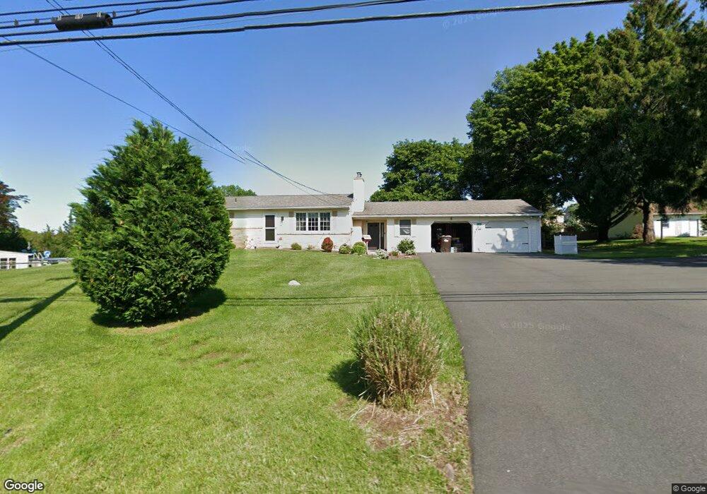 2267 E Buck Rd, Pennsburg, PA 18073 - photo 1