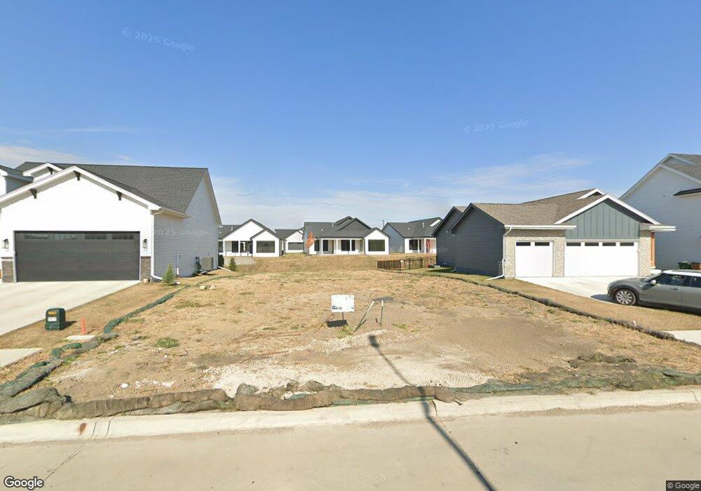 18257 Alpine Dr, Clive, IA 50325 - photo 1