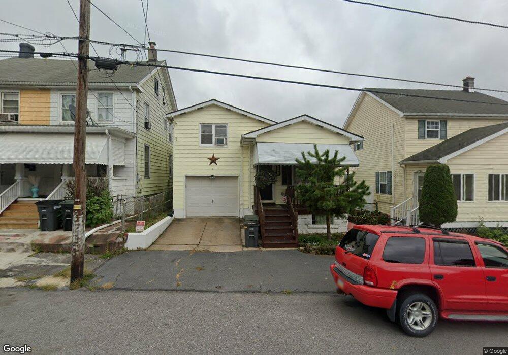 605 Garfield St, Hazleton, PA 18201 - photo 1