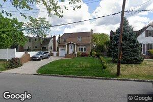 14 Greenway, New Hyde Park, NY 11040