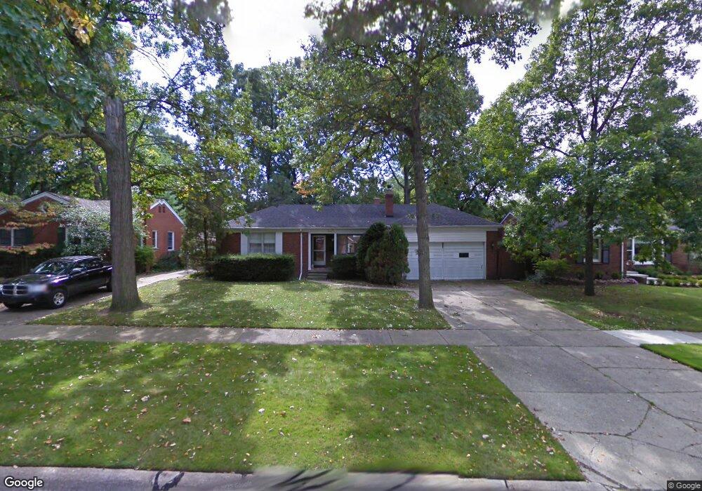 327 Lothrop Rd, Grosse Pointe Farms, MI 48236 - photo 1