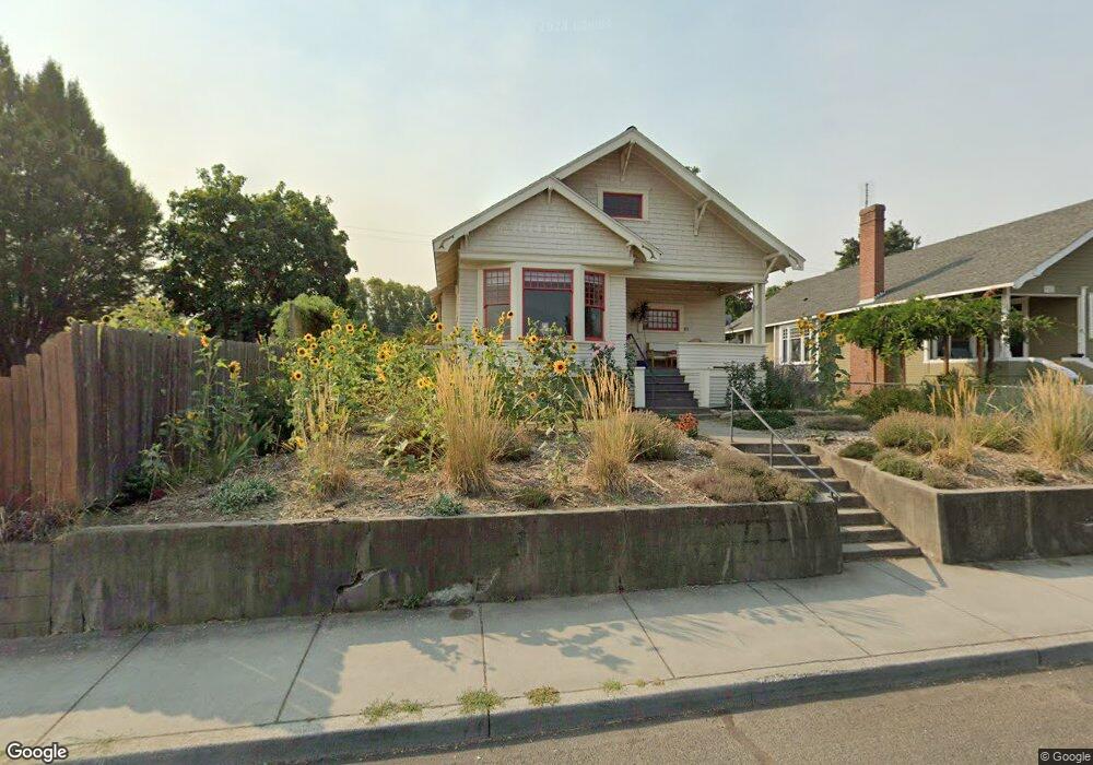 912 E 10th St, the Dalles, OR 97058 - photo 1