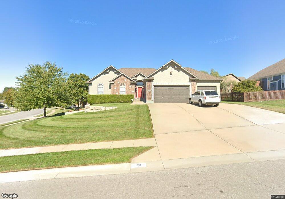 1518 Haystack Rd, Raymore, MO 64083 - photo 1