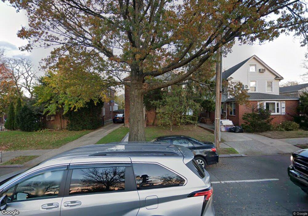 8037 Utopia Pkwy, Jamaica, NY 11432 - photo 1