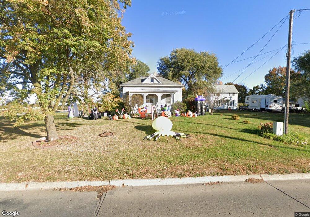 1606 1st Ave W, Newton, IA 50208 - photo 1