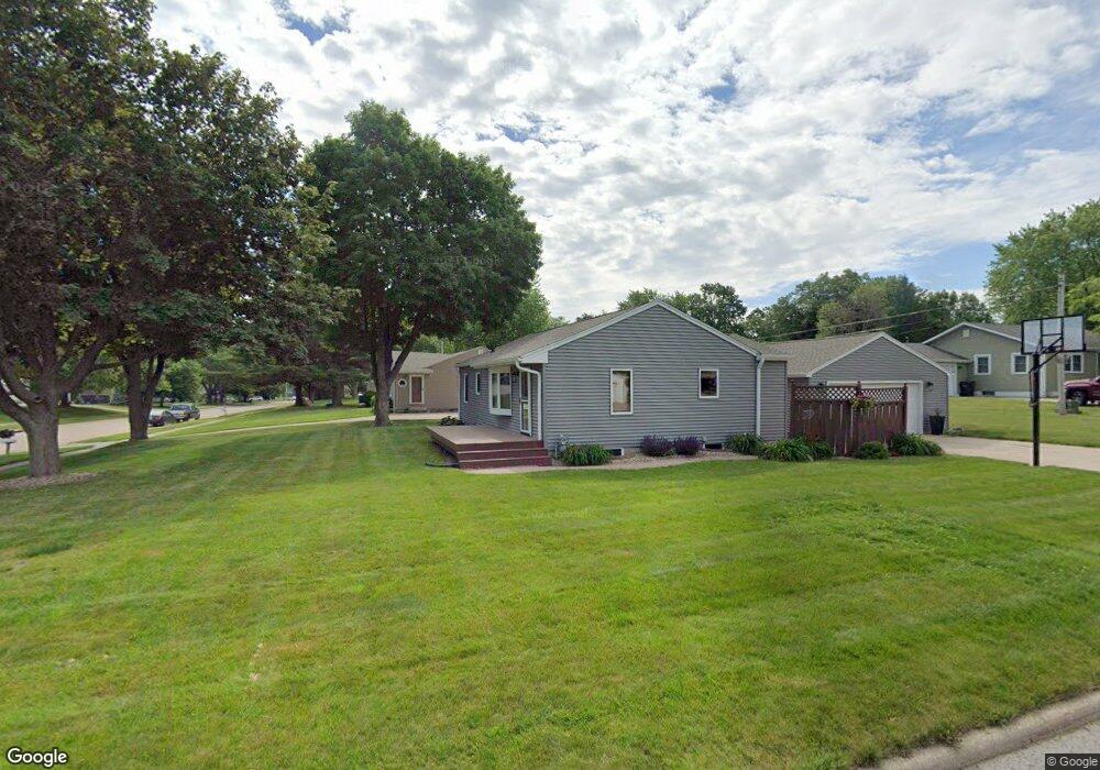 2203 Valley High Dr, Cedar Falls, IA 50613 - photo 1