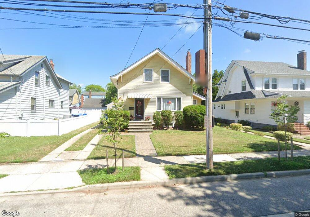 70 Woodlawn Ave, Valley Stream, NY 11581 - photo 1