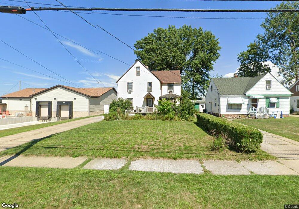 1529 E 300th St, Wickliffe, OH 44092 - photo 1