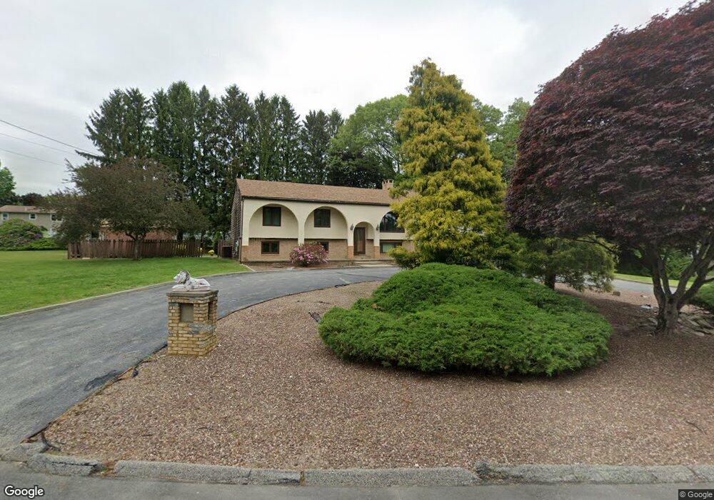 5 Meadowbrook Dr, Johnston, RI 02919 - photo 1