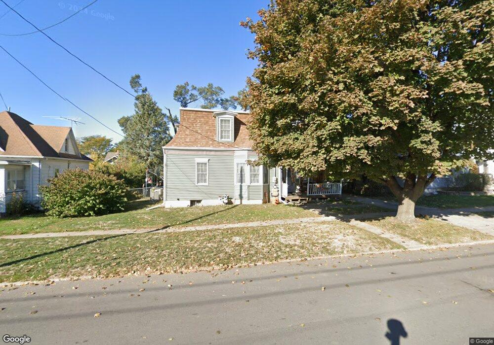 407 E 3rd St S, Newton, IA 50208 - photo 1