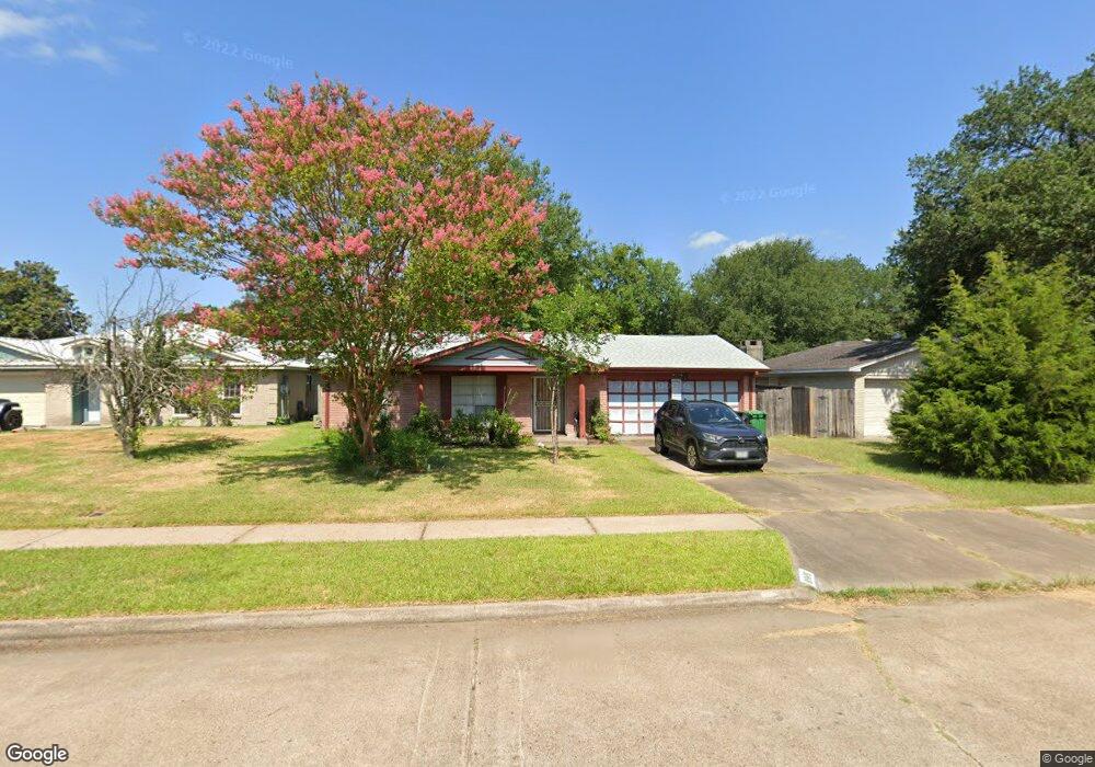 8915 Winding River Dr, Houston, TX 77088 - photo 1