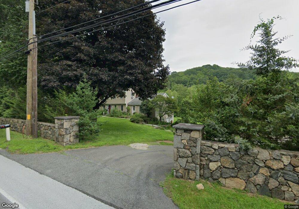 724 Redding Rd, Redding, CT 06896 - photo 1