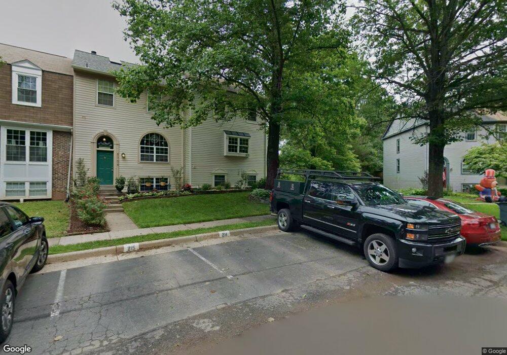 5711 Mason Bluff Dr, Burke, VA 22015 - photo 1