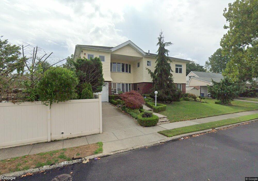 6711 179th St, Fresh Meadows, NY 11365 - photo 1