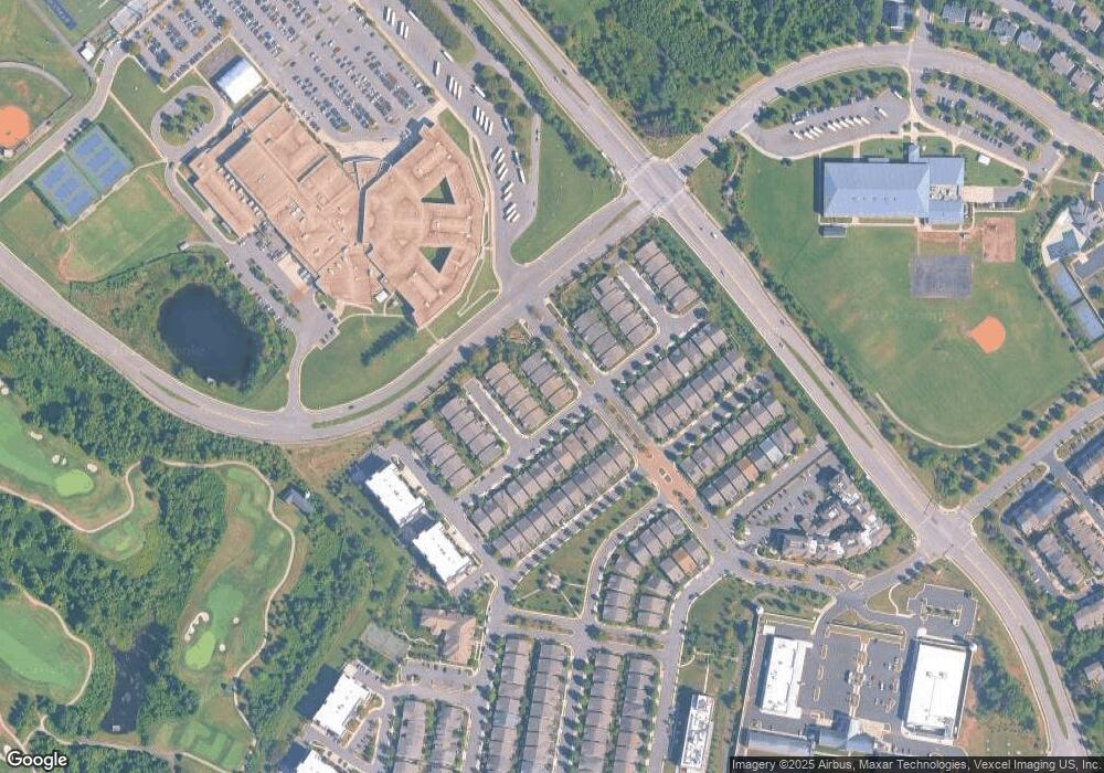 8403 Mountain Larkspur Dr, Lorton, VA 22079 - photo 1