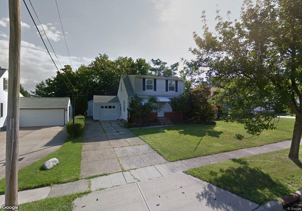 1767 E 289th St, Wickliffe, OH 44092 - photo 1