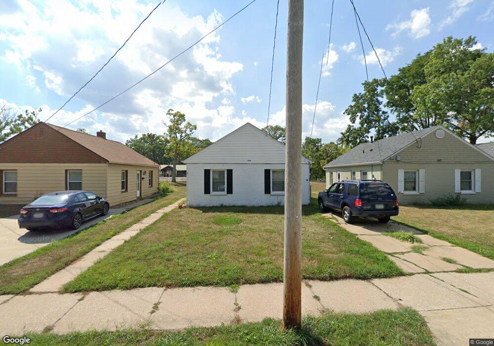 369 30th St SE, Cedar Rapids, IA 52403 - photo 1