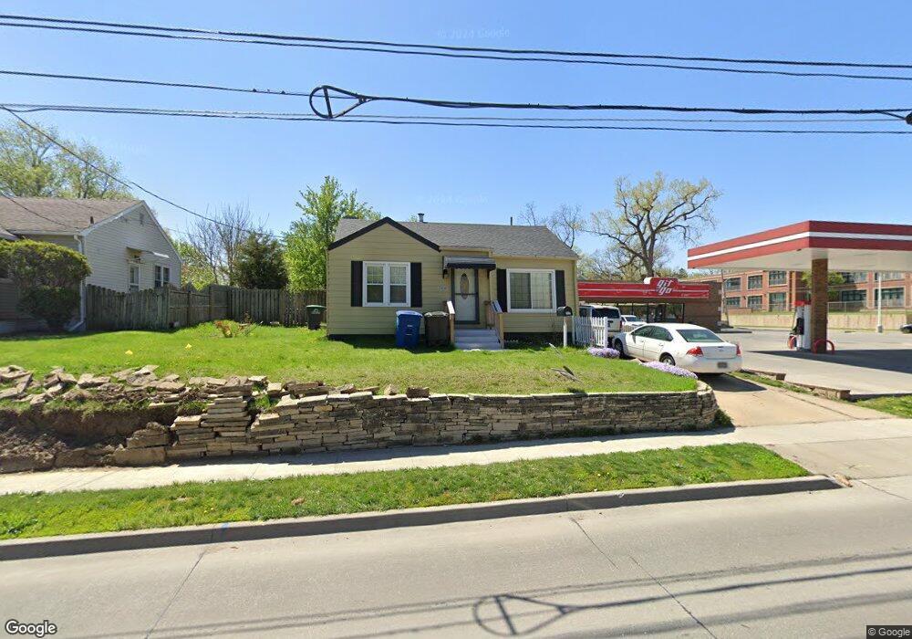 2920 Hickman Rd, Des Moines, IA 50310 - photo 1