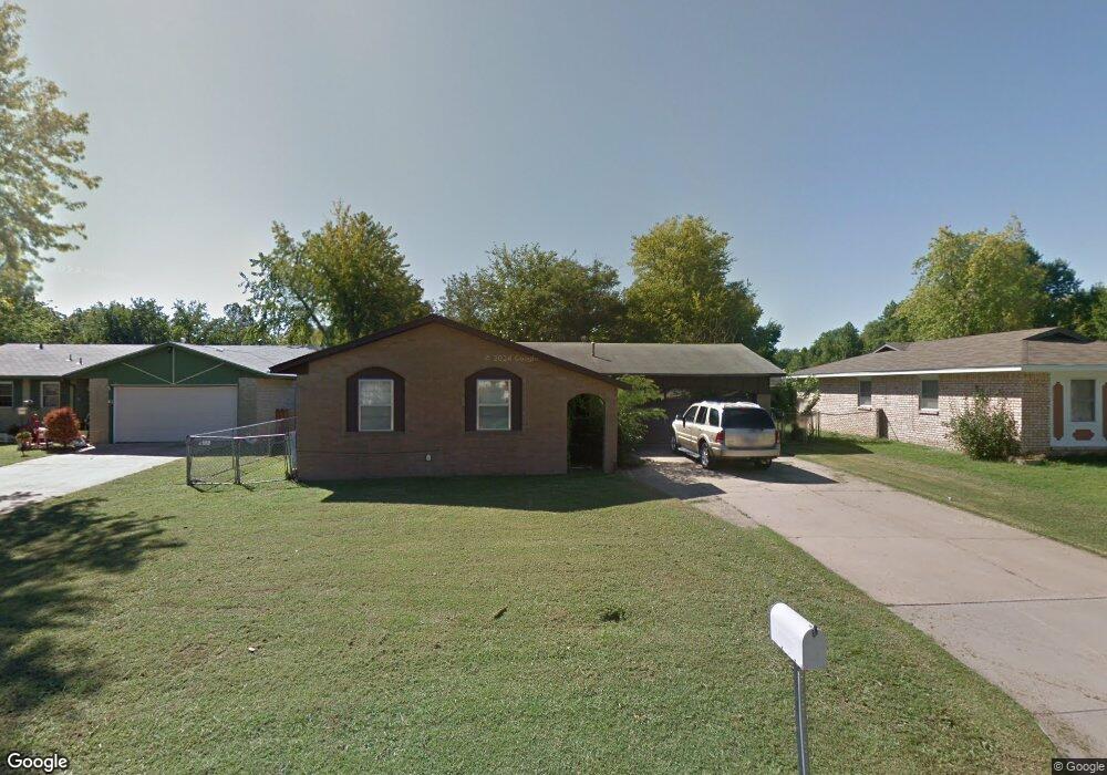 1113 W Chambers Ct, Claremore, OK 74017 - photo 1