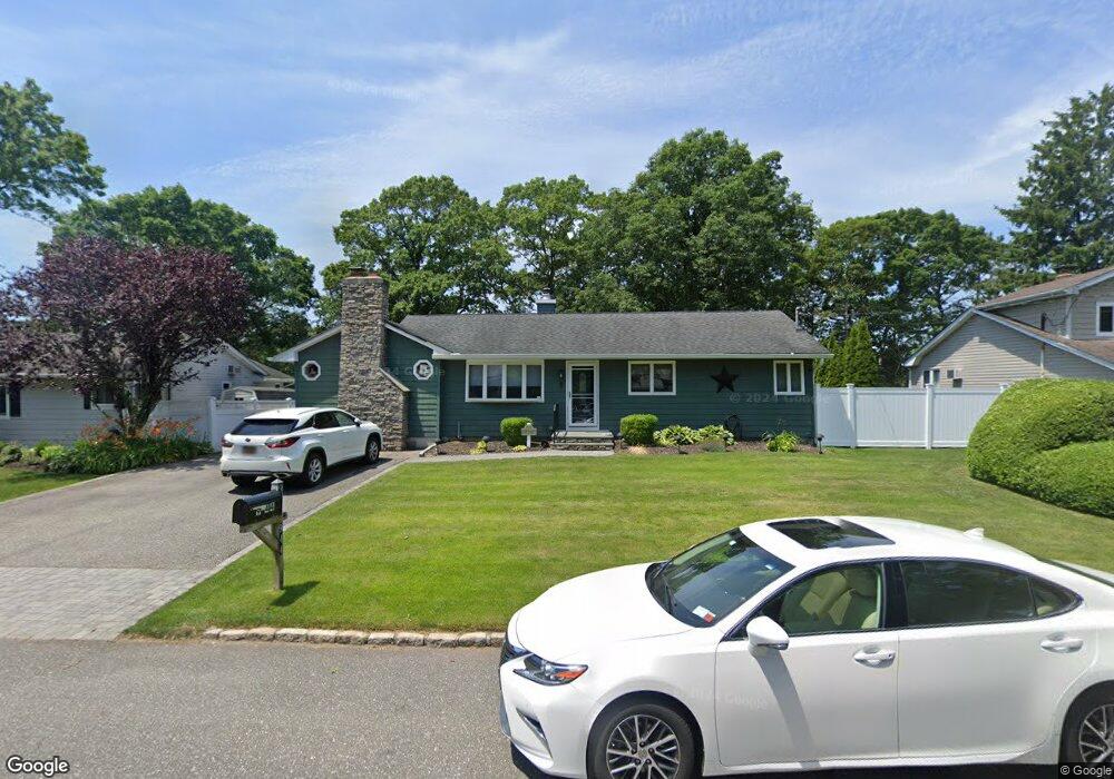 944 Chester Rd, Sayville, NY 11782 - photo 1